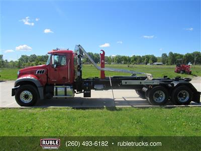 2020 Mack GR64F