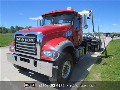 2020 Mack GR64F