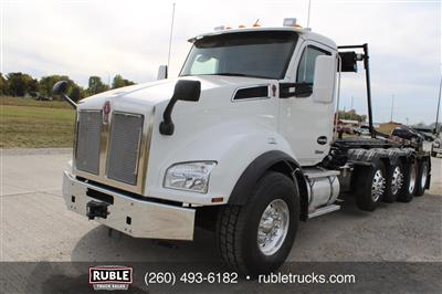 2023 Kenworth T880