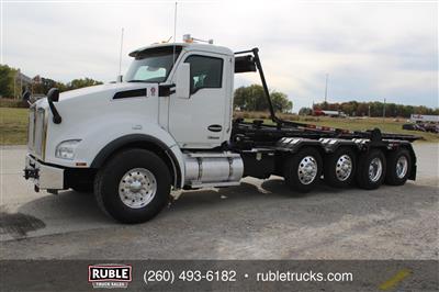 2023 Kenworth T880
