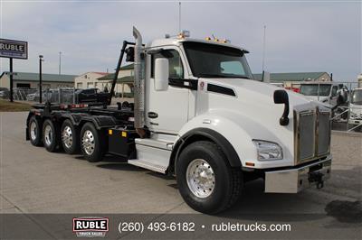 2023 Kenworth T880