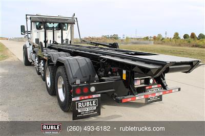 2023 Kenworth T880
