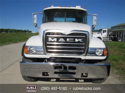 2005 Mack CV713