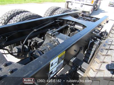 2005 Mack CV713