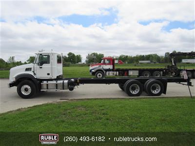 2013 Mack GU813