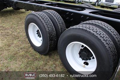 2006 Mack CV713