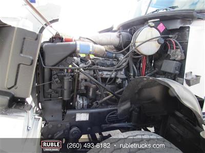 2005 Mack CV713