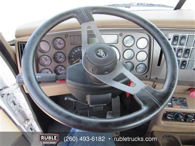 2005 Mack CV713