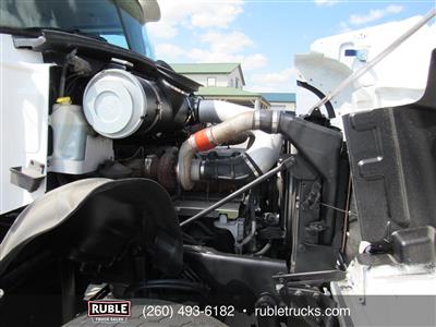 2005 Mack CV713