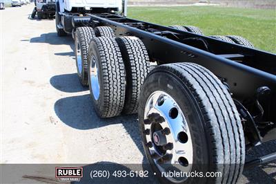 2013 Mack GU713