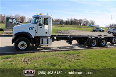 2013 Mack GU713
