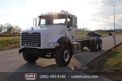 2013 Mack GU813