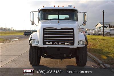 2013 Mack GU813
