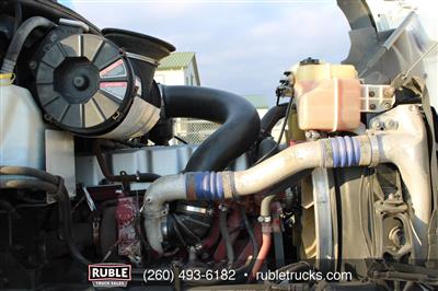 2013 Mack GU813