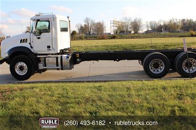2013 Mack GU813