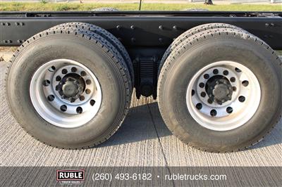 2013 Mack GU813