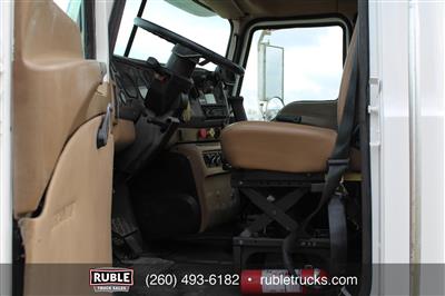 2005 Mack CV713