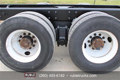 2005 Mack CV713