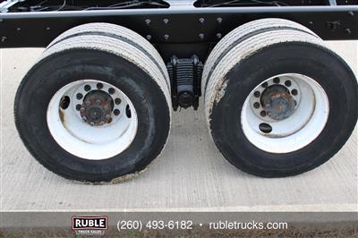 2005 Mack CV713