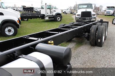 2013 Mack GU813