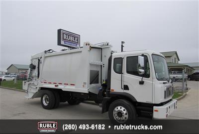 2024 Autocar ACMD42