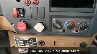 2012 Mack GU813