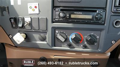 2014 Mack GU813