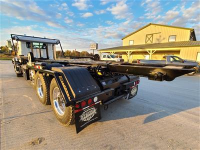 2023 Mack GR64B