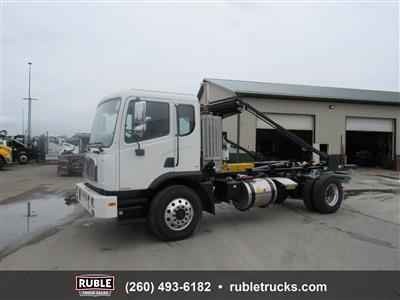 2024 Autocar ACMD42
