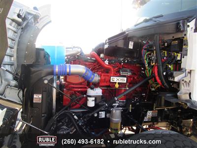 2027 Kenworth T880