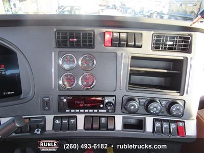 2027 Kenworth T880