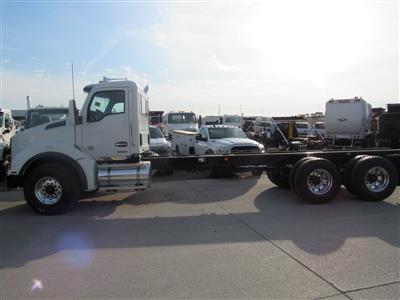 2027 Kenworth T880