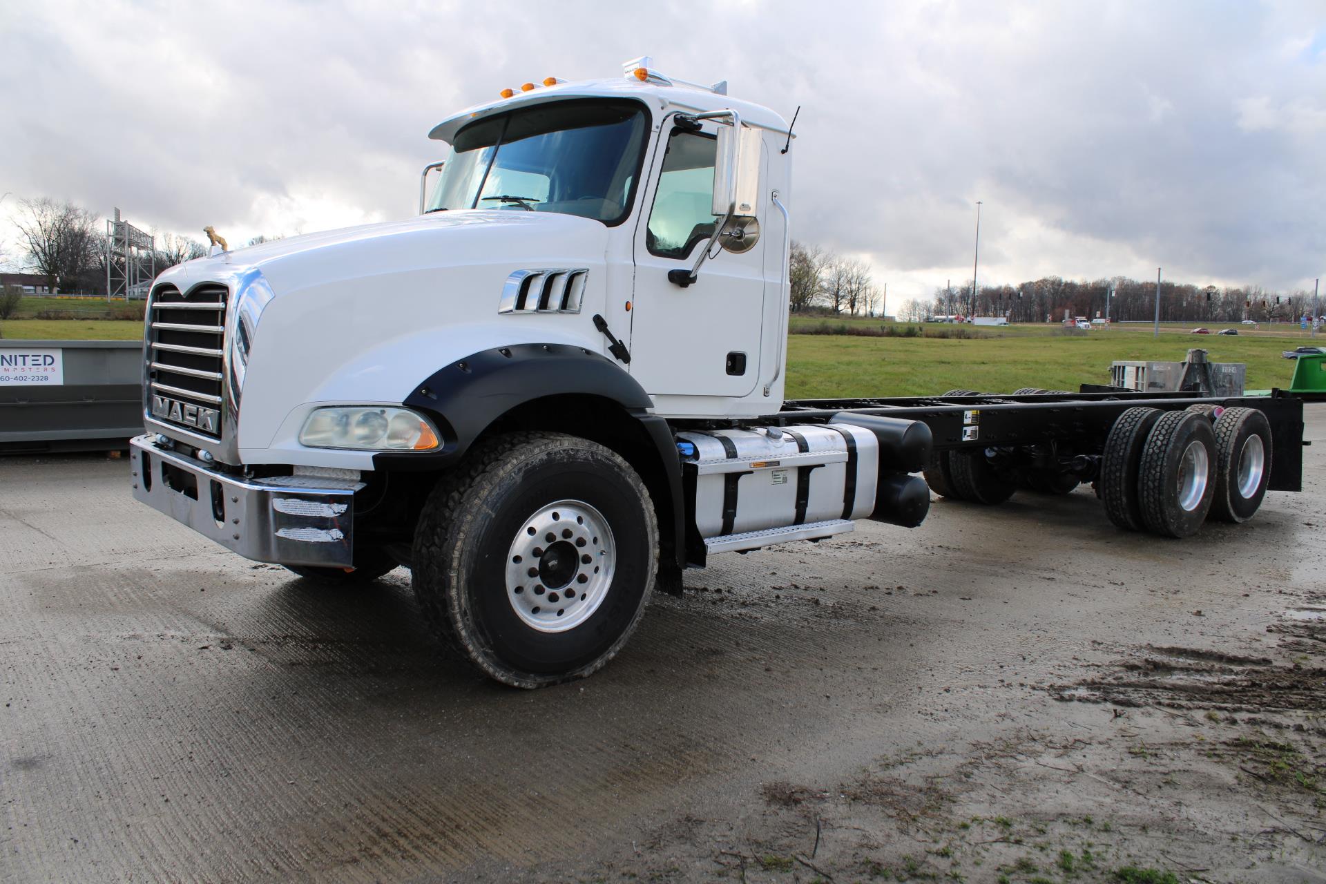 2013 Mack GU813