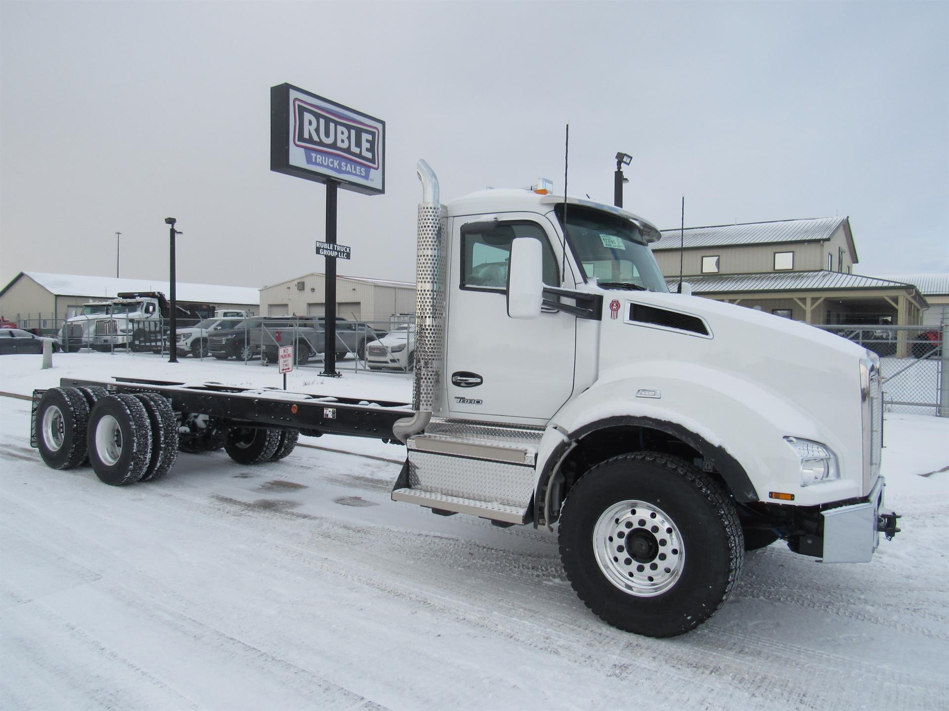 2025 Kenworth T880