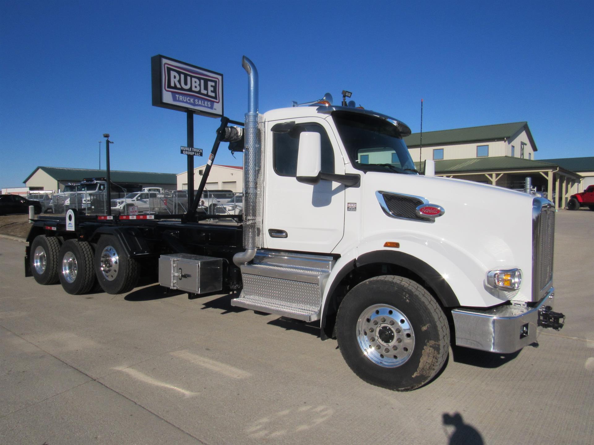 2025 Peterbilt 567