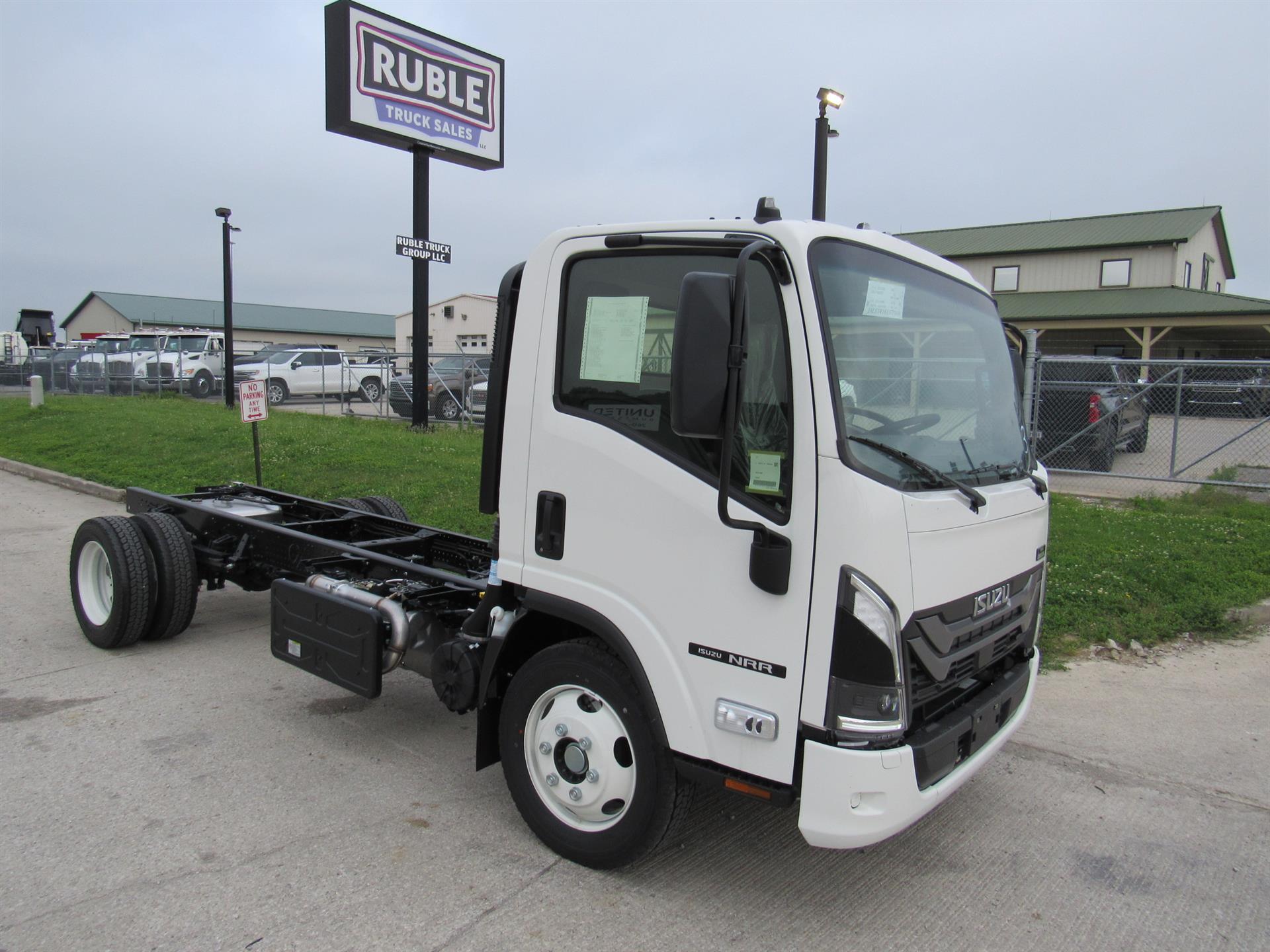 2025 Isuzu NRR