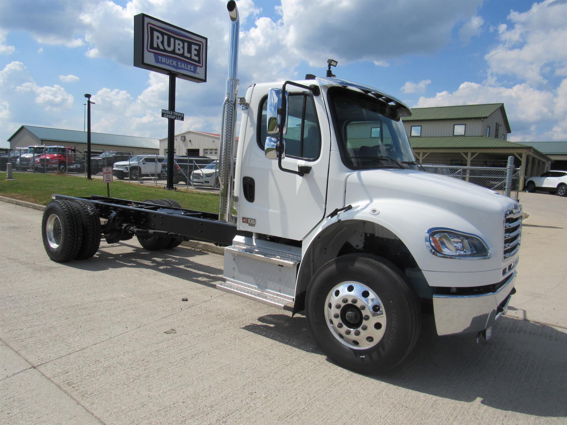 2026 Freightliner M2 106 BUSINESS CLASS