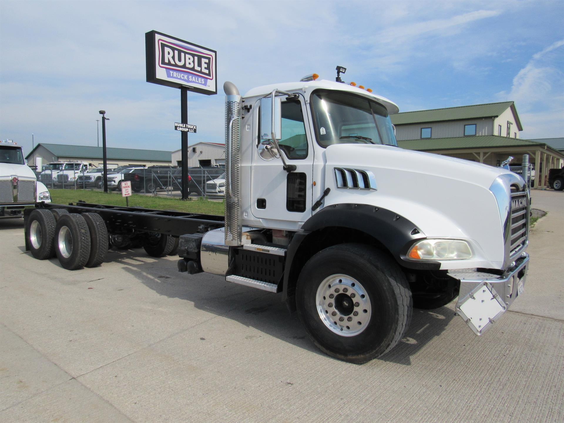 2014 Mack GU813