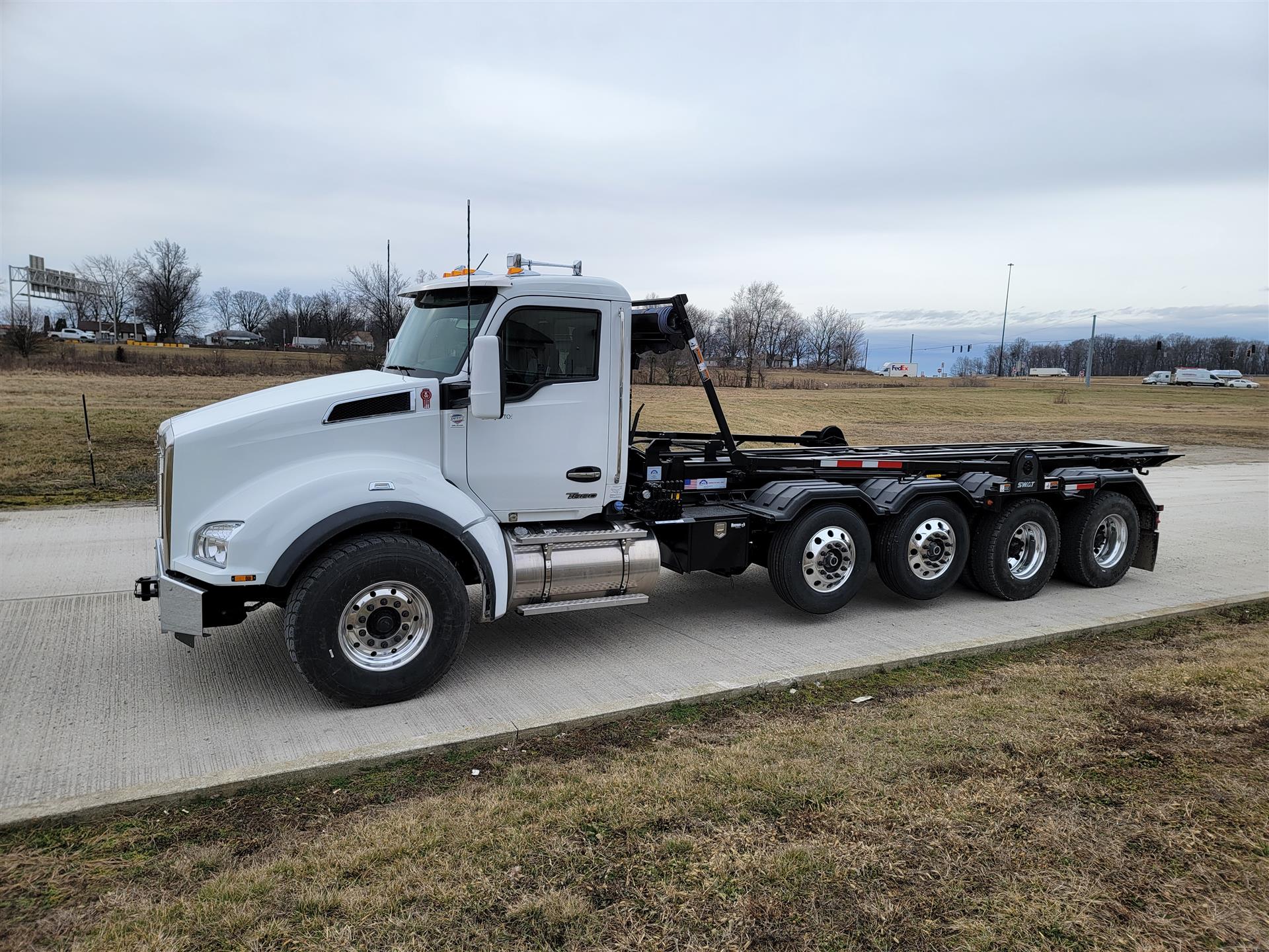 2023 Kenworth T880