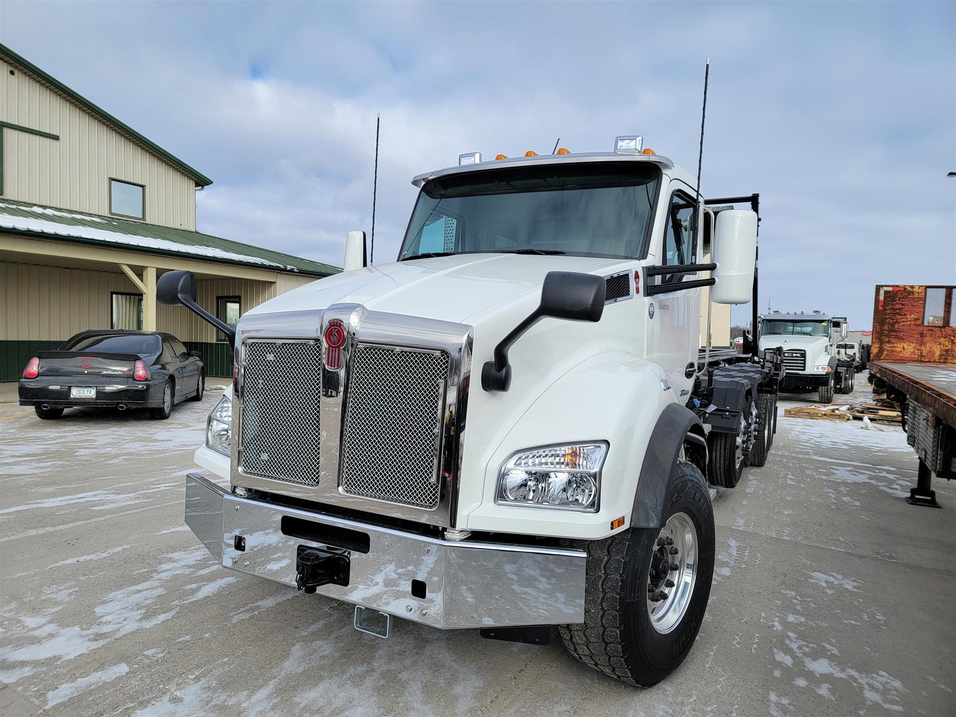 2023 Kenworth T880