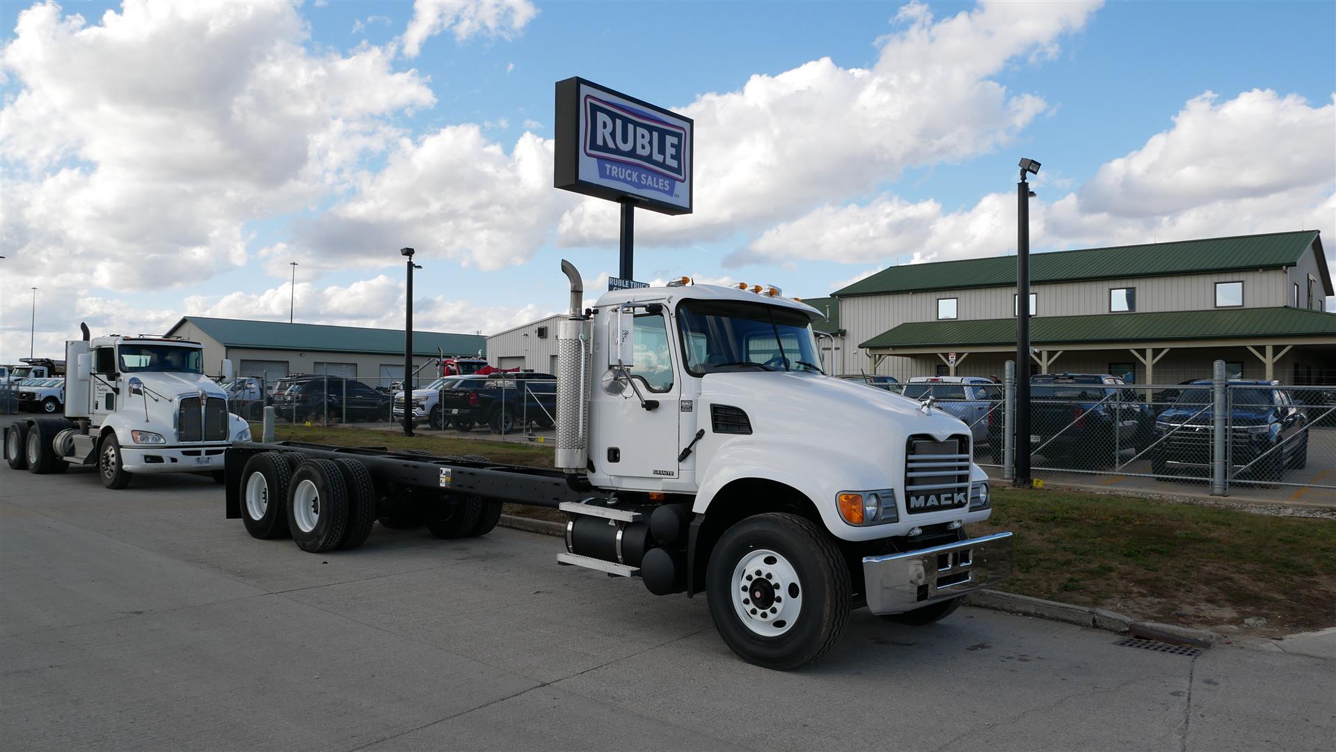 2007 Mack CV713