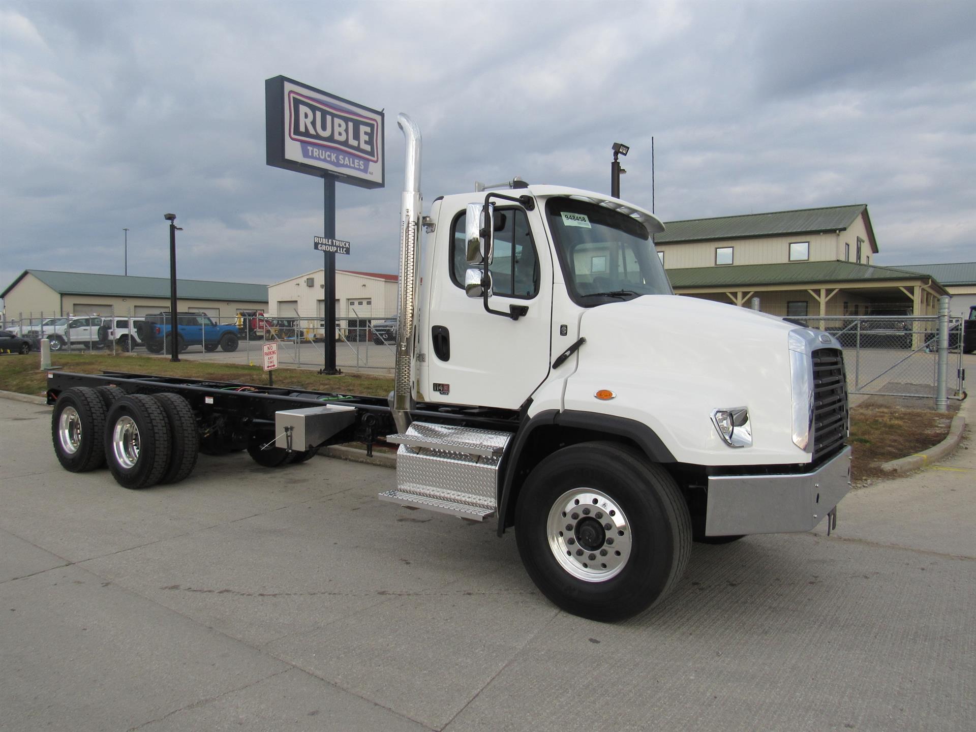 2026 Freightliner 114SD PLUS