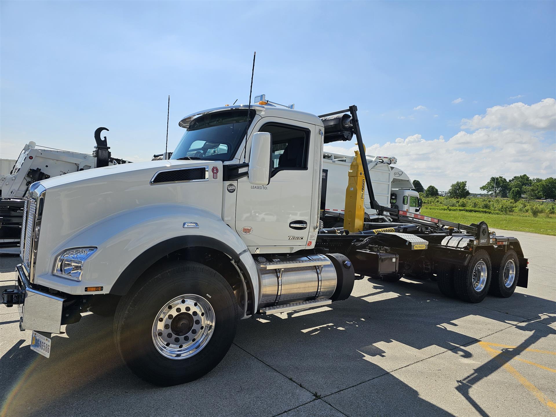 2025 Kenworth T880