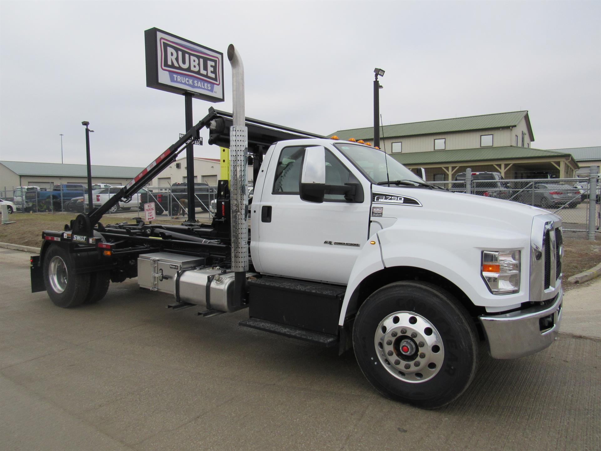 2025 Ford F750