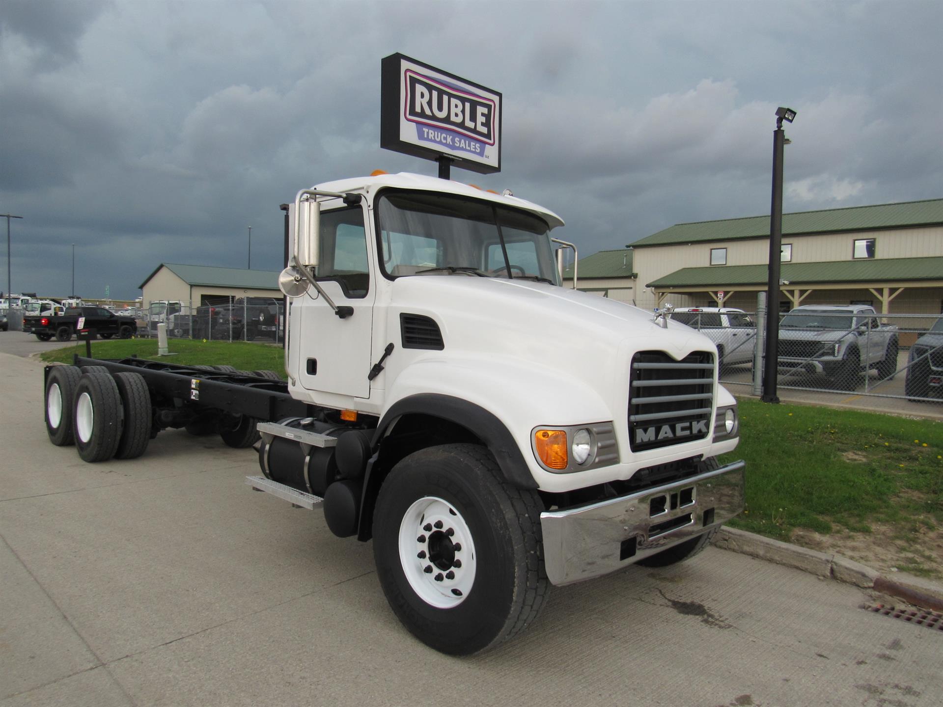2007 Mack CV713