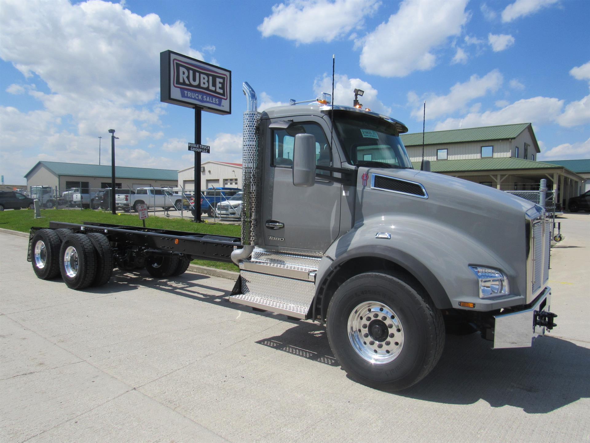 2026 Kenworth T880