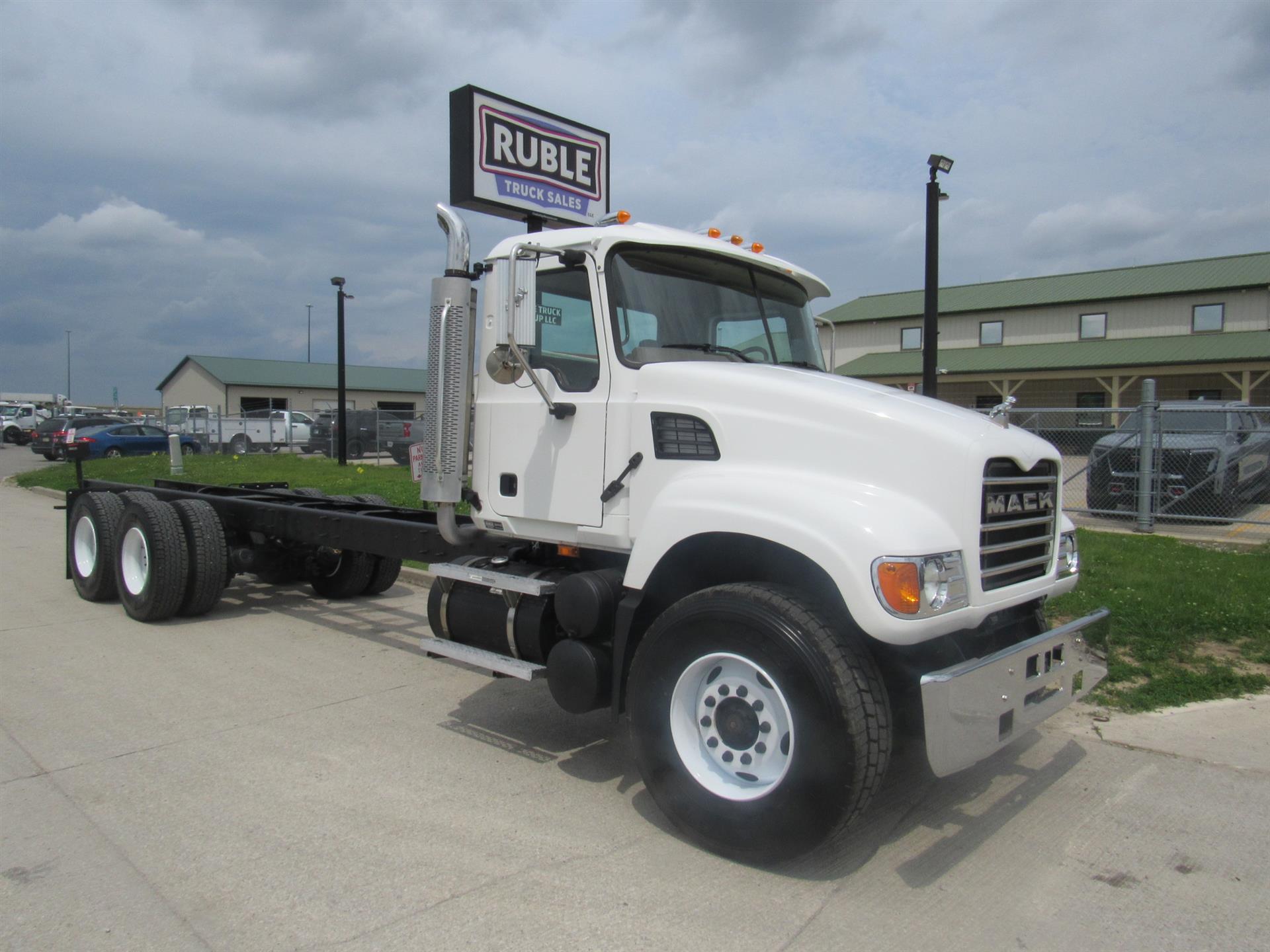 2007 Mack CV713