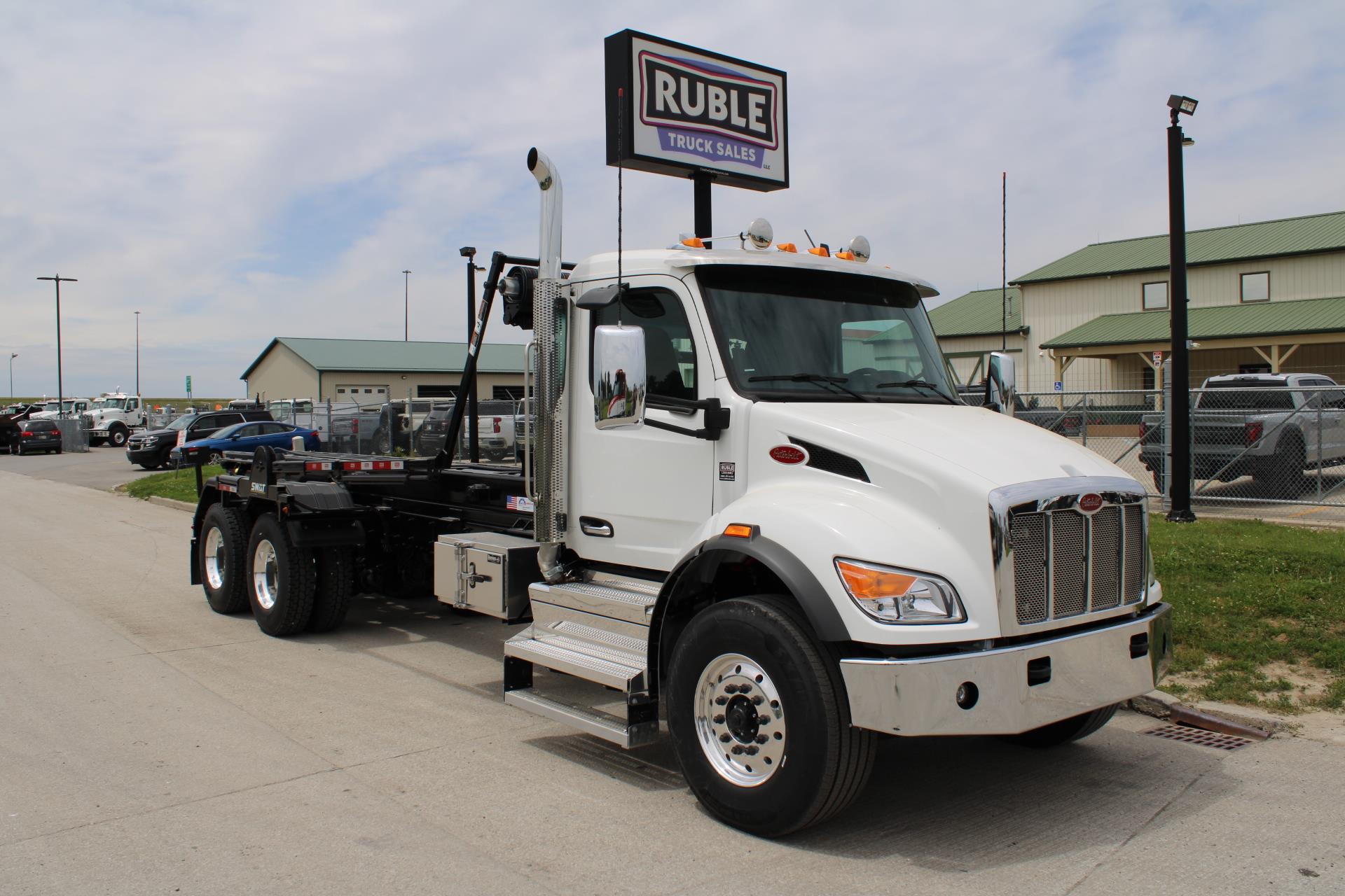 2026 Peterbilt 548