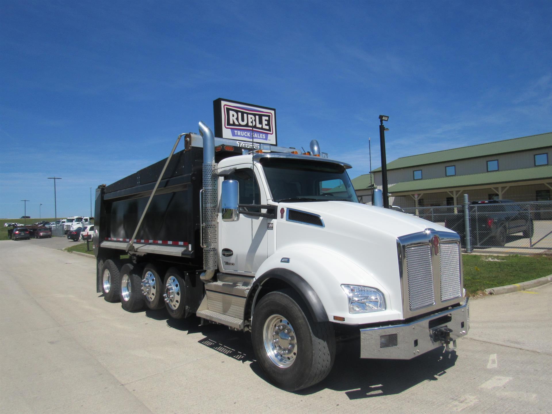 2025 Kenworth T880