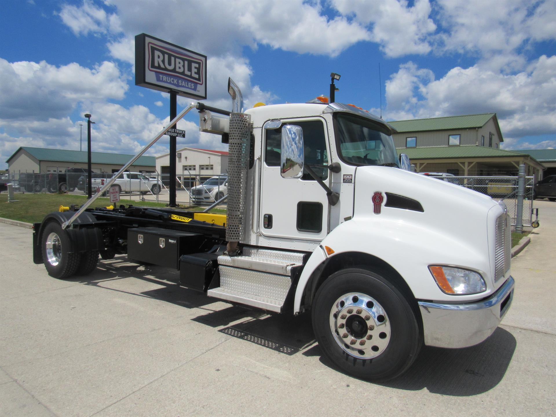 2019 Kenworth T270